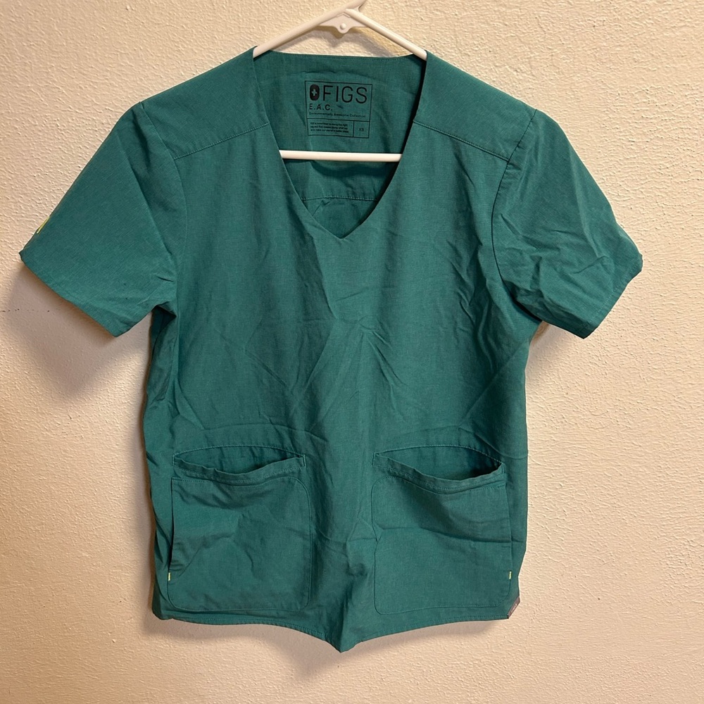 FIGS marine FION utility scrub top -E.A.C size XS teal